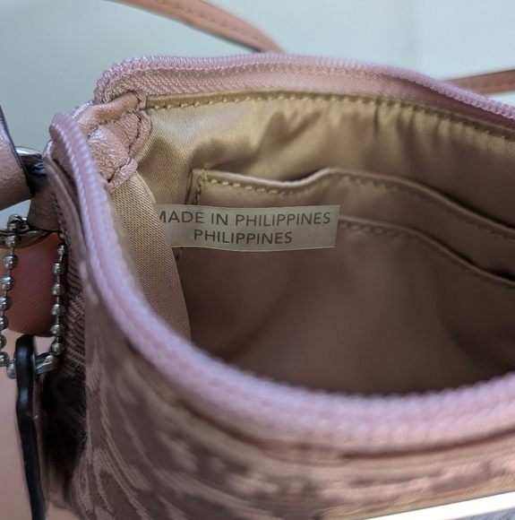 COACH Pink Wristlet Wallet Zipper Nice Size - Picture 6 of 9